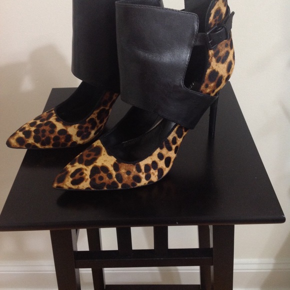 Kenneth Cole Heels - Picture 4 of 6